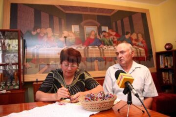 Reproducere după „Cina cea de Taină” a lui Leonardo da Vinci, cu peste un milion de mărgele