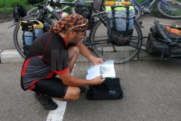 Băcăuanul Anton Duma străbate România pe bicicletă pentru o cauză nobilă