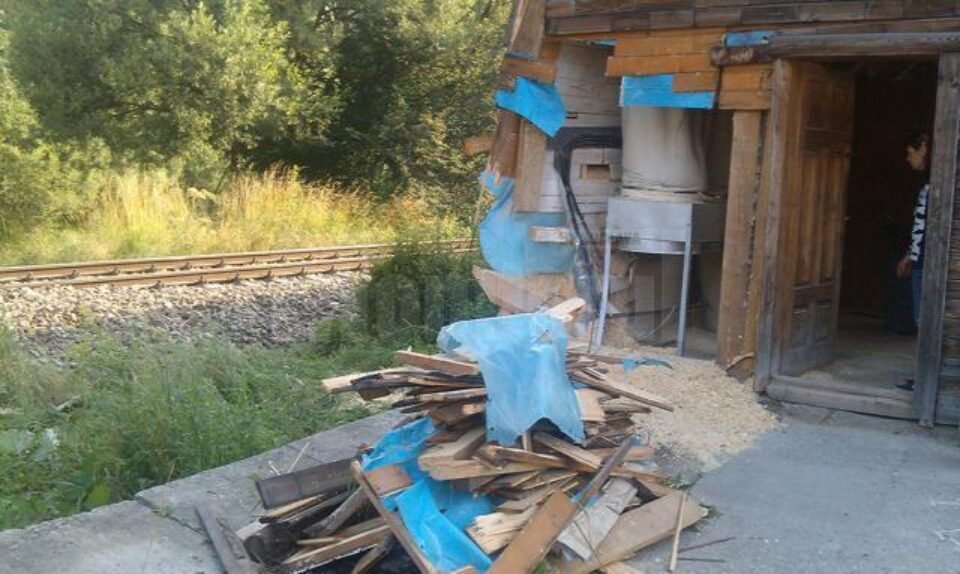 La fața locului au intervenit pompierii de la Detașamentul Vatra Dornei