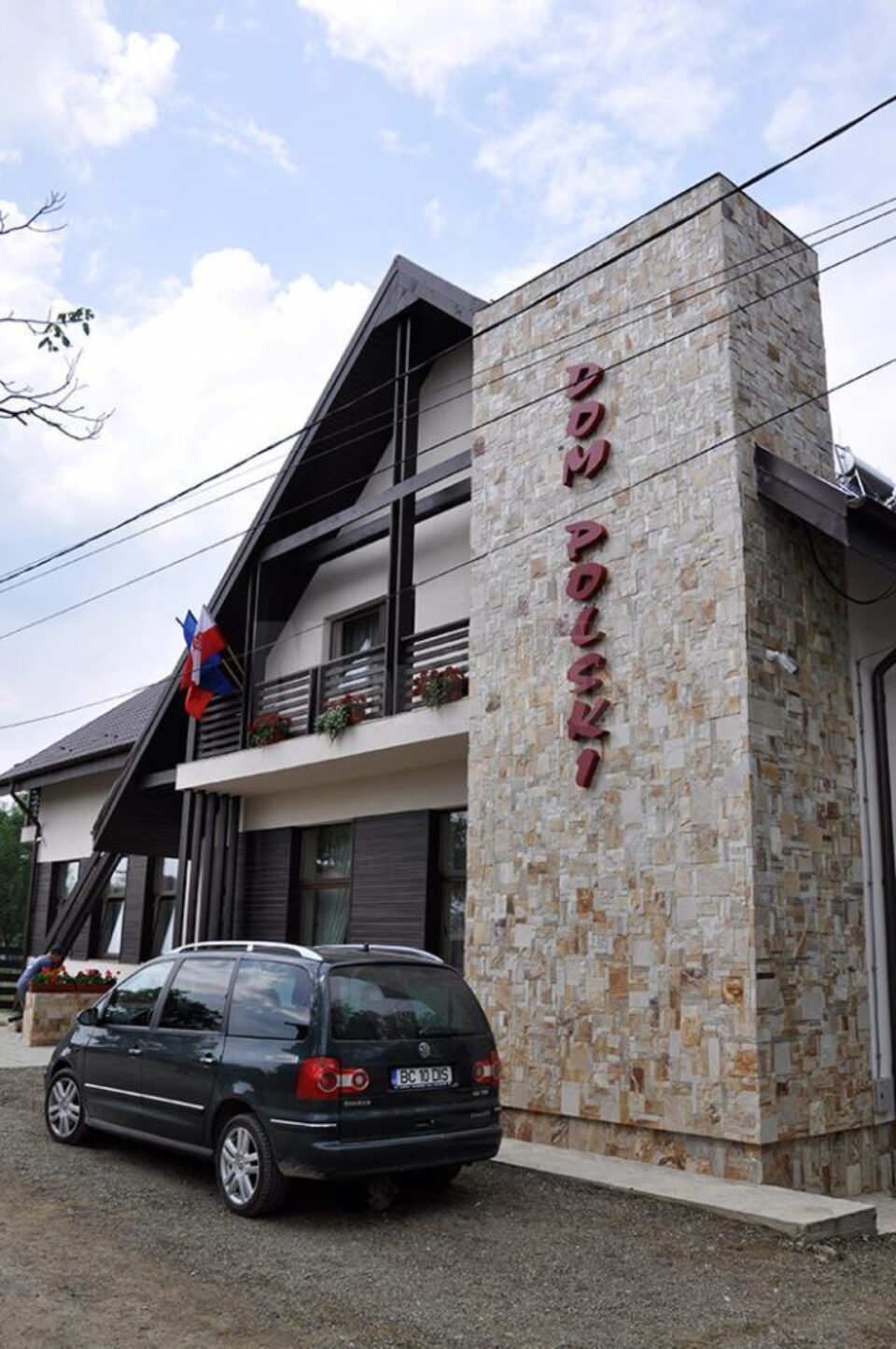 În satul Pleșa din comuna Mănăstirea Humorului a fost inaugurată ieri noua Casă Polonă În satul Pleșa din comuna Mănăstirea Humorului a fost inaugurată ieri noua Casă Polonă