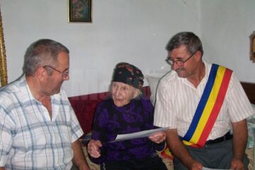 Maria D. Anechitei a fost felicitată la împlinirea vârstei de 102 ani