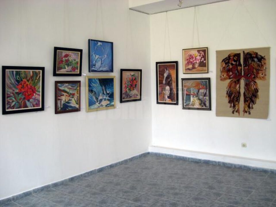 Expoziția de desen, pictură și artă decorativă cu genericul „Generații”