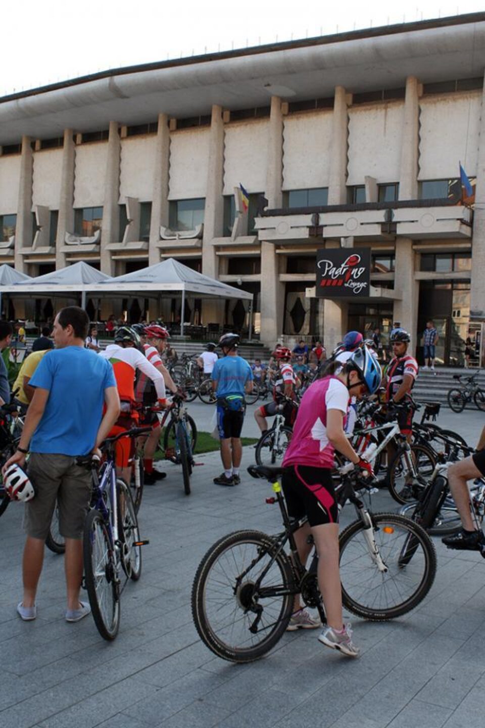Aproape 200 de bicicliști au participat la miting, solicitând să fie create condiții pentru practicarea acestui sport