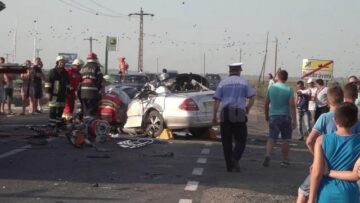 Mercedesul E-Klasse, făcut zob după impactul cu autocisterna
