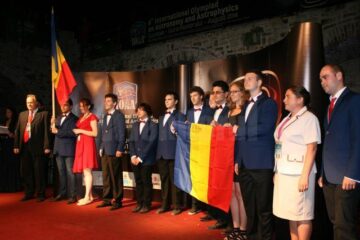Defilarea echipelor țărilor participante la IOAA