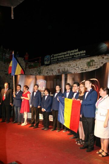 Defilarea echipelor țărilor participante la IOAA