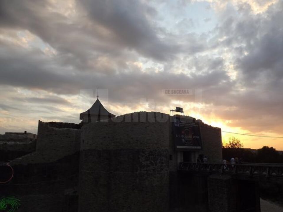 Cetatea de Scaun a Sucevei a găzduit festivitatea de deschidere a celei de-a VIII-a ediții a IOAA