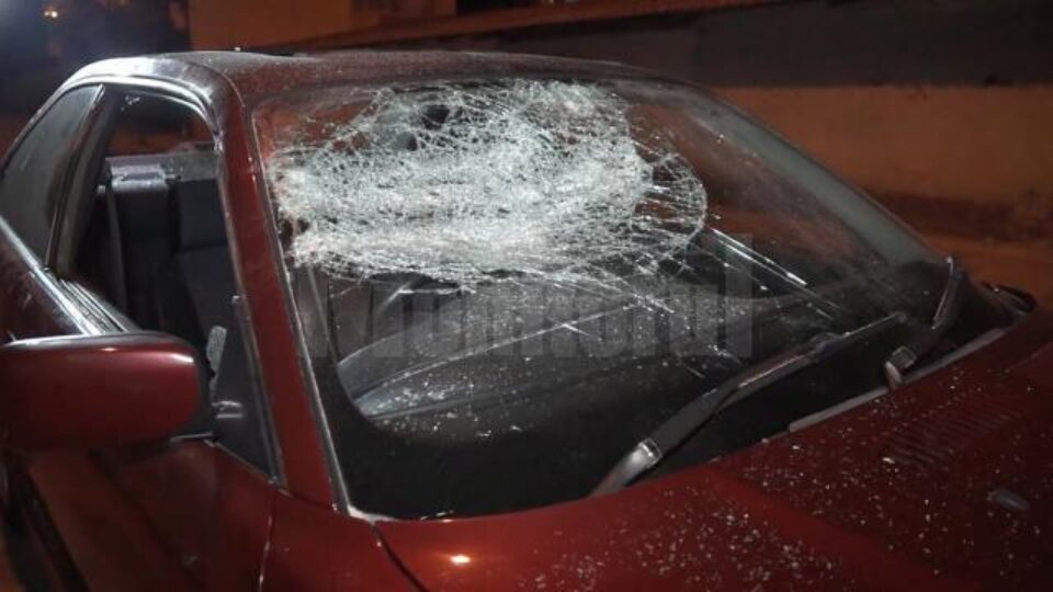 BMW-ul distrus de agresori
