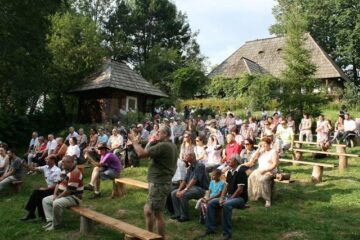Târgul meșterilor populari a reunit peste 80 de participanți din mai multe zone etnografice ale țării