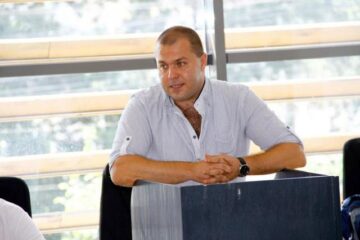 Medicul-scriitor Florin Haidamac și-a lansat cartea „Jack Vindecătorul”. Foto: Ovidiu DONISA