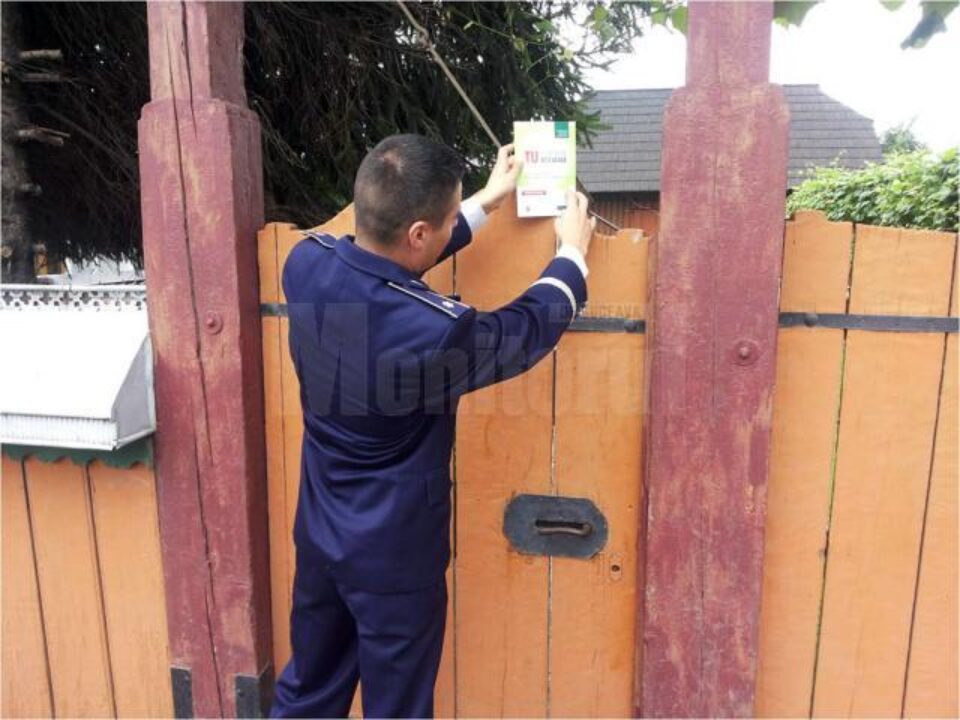 Polițiștii au distribuit zilele trecute peste 1000 de materiale informative despre prevenirea furturilor din locuințe