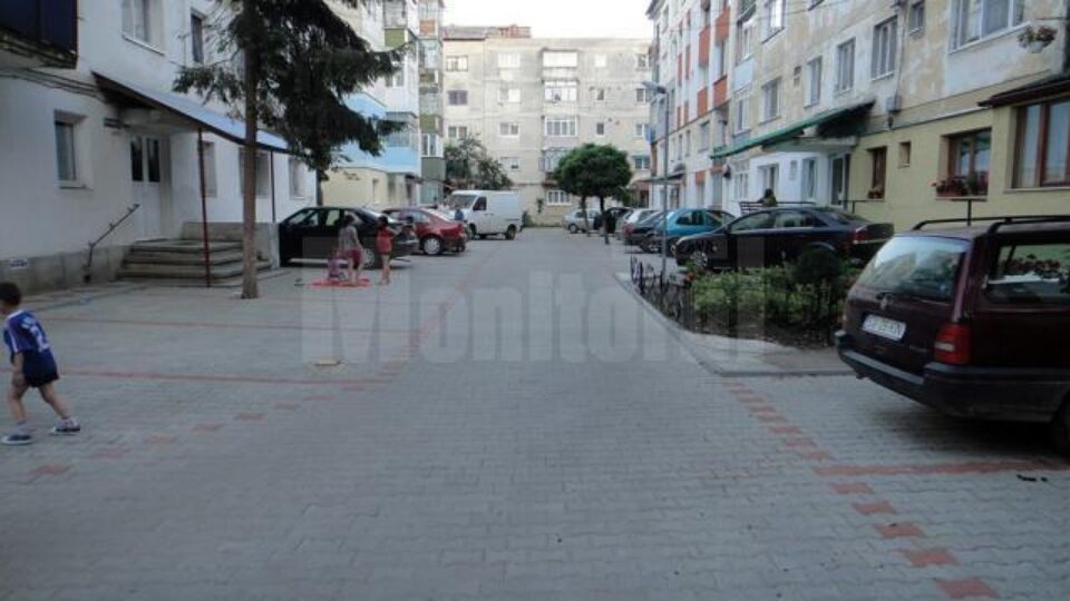 Administrația locală a reușit să amenajeze parcări moderne în cartierele Obor și Mihai Viteazul