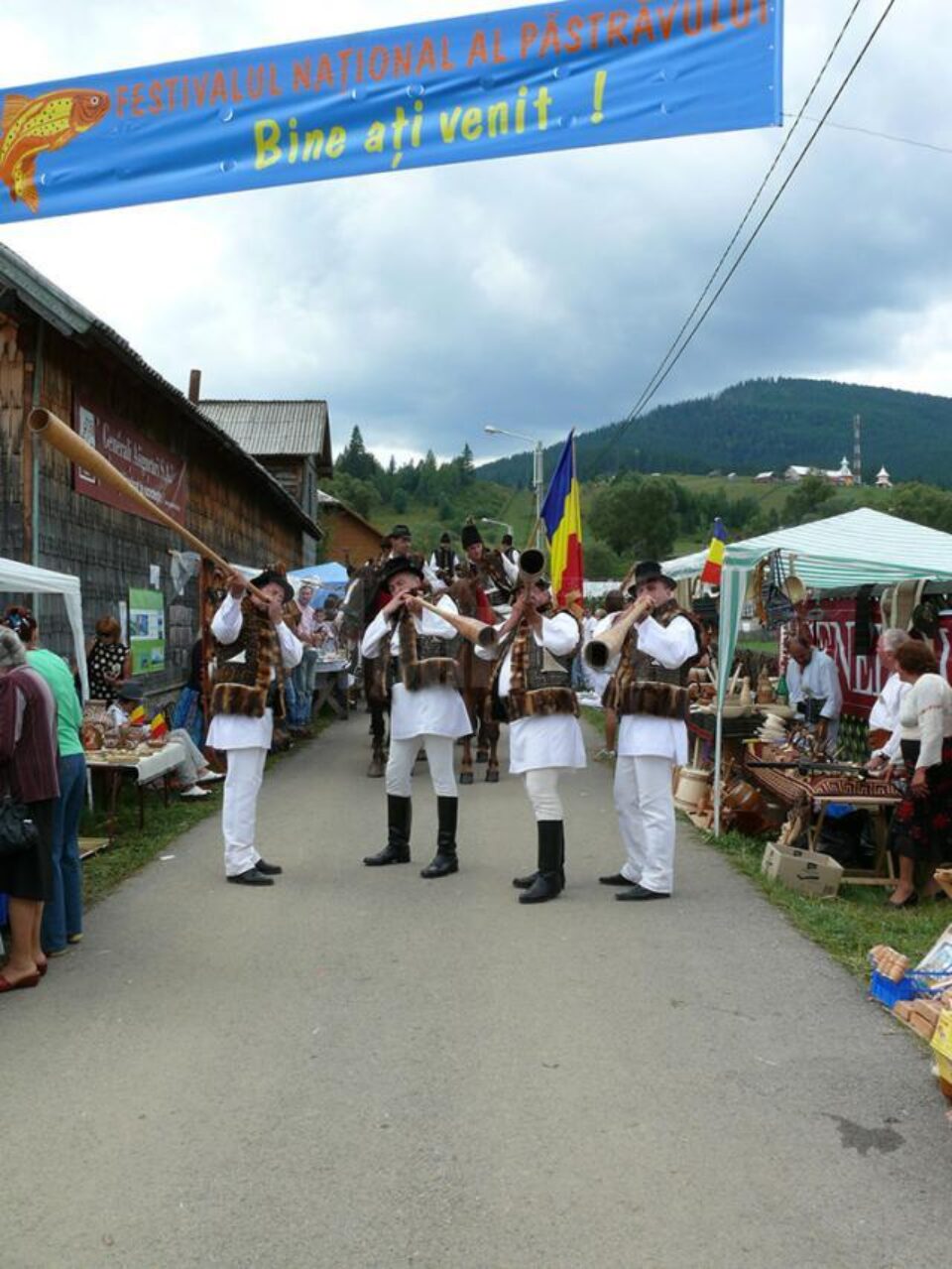 Festivalul Național al Păstrăvului din comuna-muzeu Ciocănești va avea loc la mijlocul lunii august 2014