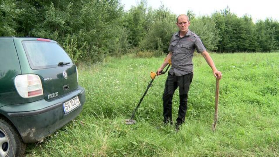 Paul Croitoriu a descoperit tezaurul de 309 monede cu un detector de metale în valoare de 175 de euro