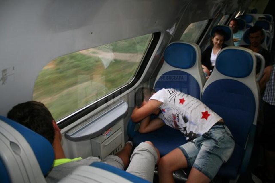De regulă, aceste vagoane circulă de la Suceava la Pașcani sau până la Iași, pe trenurile folosite preponderent de navetiști și elevi