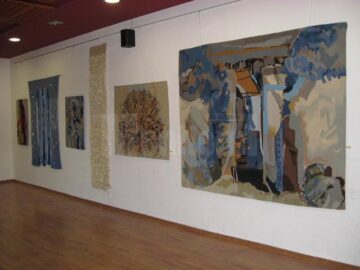 Expoziția „Clasic și modern - Tehnici ale tapiseriei parietale”