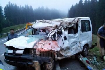 Accidentul petrecut la limita județului Suceava cu Bistrița-Năsăud, soldat cu un mort și trei răniți
