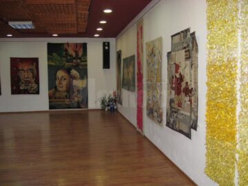 Expoziția „Clasic și modern - tehnici ale tapiseriei parietale”
