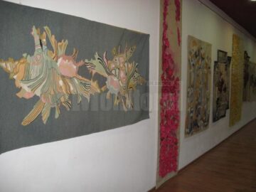 Expoziția „Clasic și modern - tehnici ale tapiseriei parietale”