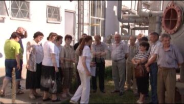 Circa 20 de angajați ai fabricii de seringi Genko Group SA Suceava au venit ieri din concediu, la firmă, pentru a protesta că nu și-au primit salariile de luni de zile