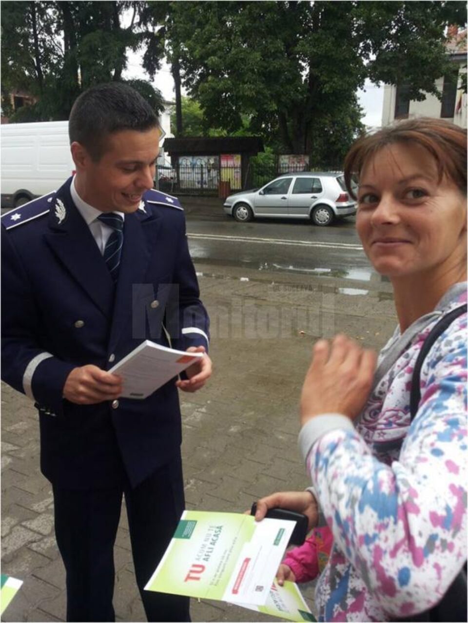 Polițiștii Compartimentului de Analiză și Prevenire a Criminalității Suceava au împărțit săptămâna trecută peste 500 de materiale preventive