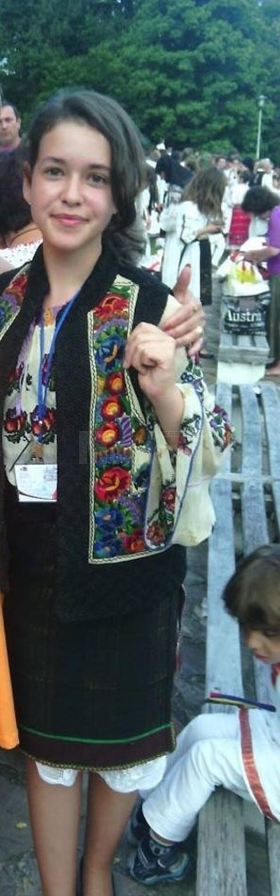 Alina Czutka din Poiana Stampei a primit premiul I la secțiunea Încondeiat ouă