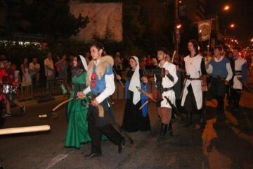 Parada cu făclii a Festivalului de Artă Medievală „Ștefan cel Mare”
