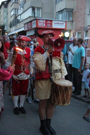 Parada cu făclii a Festivalului de Artă Medievală „Ștefan cel Mare”