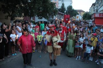 Parada cu făclii a Festivalului de Artă Medievală „Ștefan cel Mare”