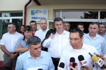 Premierul Ponta i-a adus primarului Ioan Pavăl contractul de finanțare a lucrărilor cu un milion de lei