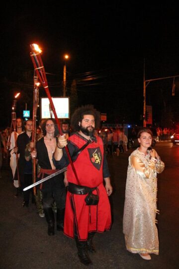Parada cu făclii a Festivalului de Artă Medievală „Ștefan cel Mare”
