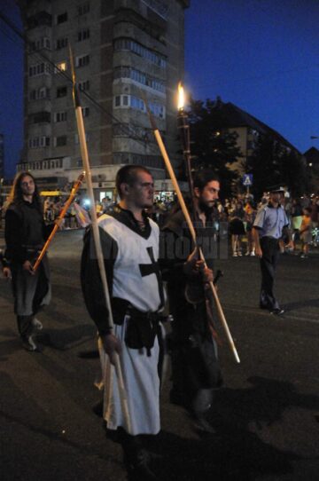 Parada cu făclii a Festivalului de Artă Medievală „Ștefan cel Mare”