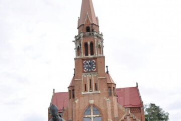Piața Sfântul Papa Ioan Paul al II-lea Cacica