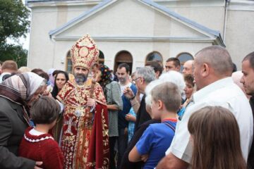 Slujba a fost oficiată de Datev Hagopian, primat al Diocezei armenilor din România