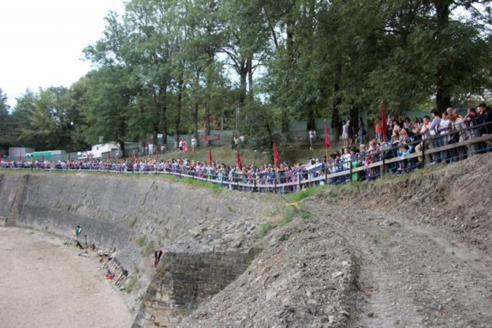 Sâmbătă seara, în zona cetății s-au adunat în jur de 2000 de oameni