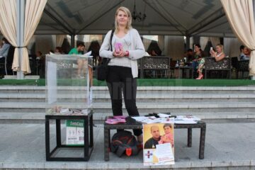Circa 500 de persoane, dansatori și public, și-au demonstrat susținerea pentru Rebeca