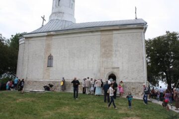 Sute de armeni din întreaga țară și din străinătate au venit la Mănăstirea Hagigadar