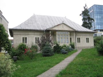 Expoziție dedicată împlinirii a 190 de ani de la întemeierea Școlii Armenești din curtea Bisericii Sf. Cruce