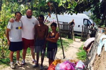 Gheorghe Ignat a fost personal să împartă ajutoarele familiilor sinistrate