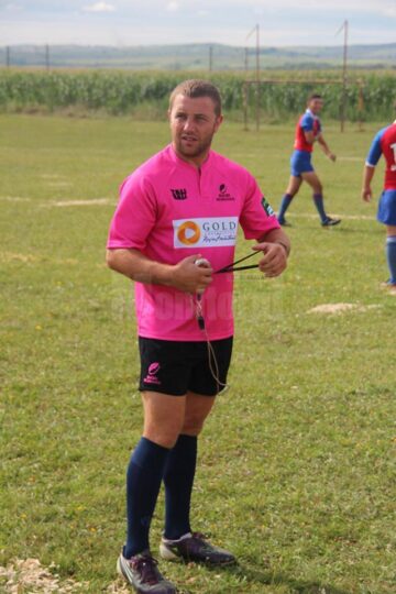 Părinți și copii pe terenul de rugby, la Festivalul „Sport și voie bună” de la Plopeni