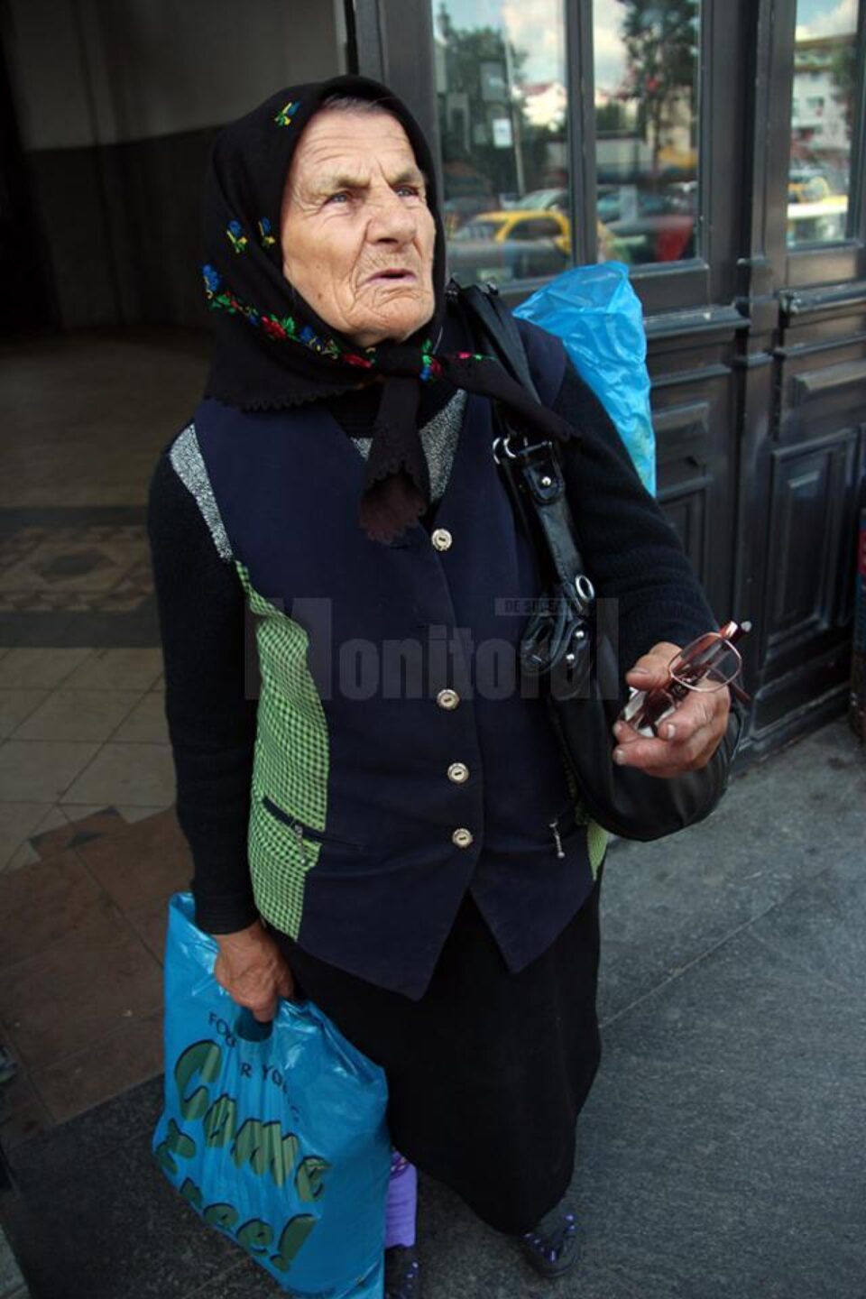 Tanti Margareta, bătrâna care la 90 de ani cutreieră fraudulos țara cu trenul și mai face și bani din asta