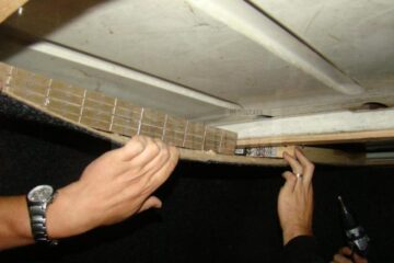 Aproape 4.000 de pachete de țigări de contrabandă, găsite în pereții unui microbuz