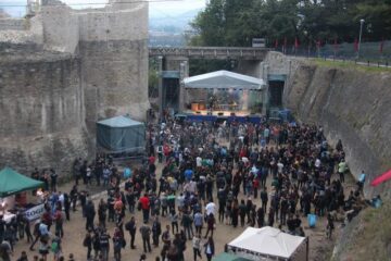 Festivalului „Bucovina Rock Castle” a debutat ieri sub zidurile Cetății de Scaun a Sucevei