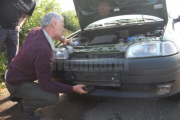 Emilian Constantin Rotaru și bucata de metal care l-a lăsat cu mașina în drum, pe E 85