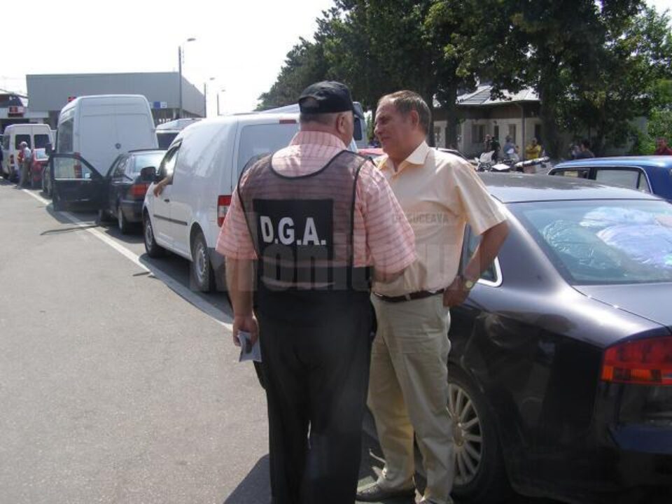 Lucrători din cadrul Serviciului teritorial Suceava al DGA desfășoară în această lună o campanie privind prevenirea faptelor de corupție în rândul vameșilor și al polițiștilor de frontieră