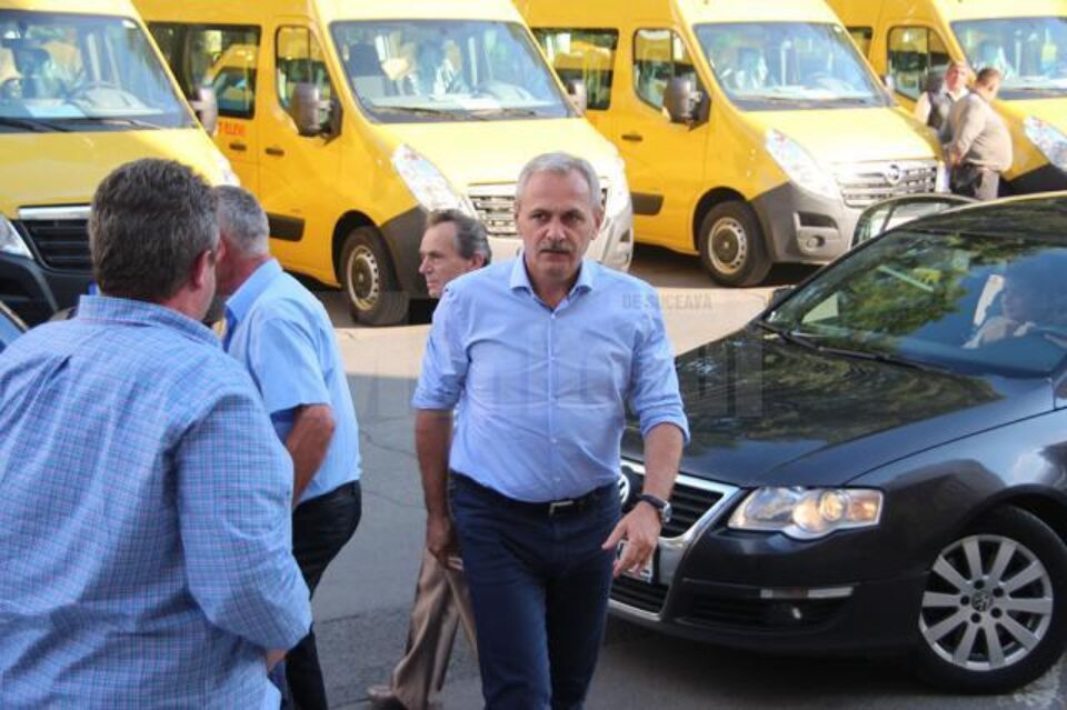 16 primari suceveni au primit vineri cheile microbuzelor școlare de la vicepremierul Dragnea