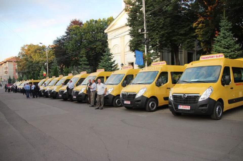 16 primari suceveni au primit vineri cheile microbuzelor școlare de la vicepremierul Dragnea