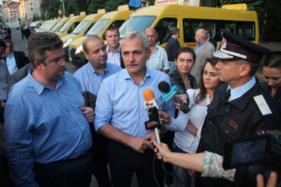 16 primari suceveni au primit vineri cheile microbuzelor școlare de la vicepremierul Dragnea