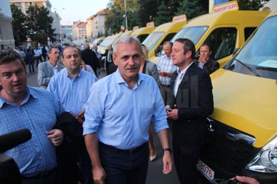 16 primari suceveni au primit vineri cheile microbuzelor școlare de la vicepremierul Dragnea