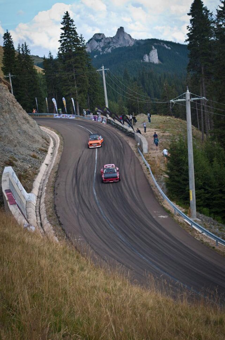 Masivul Rarău a găzduit unul dintre cele mai interesante turnee de drift din țara noastră Foto: Bogdan CURIC